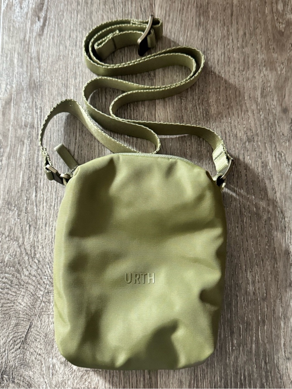 Urth 2L Olive Green Crossbody Bag for Women - Compact Everyday Carry